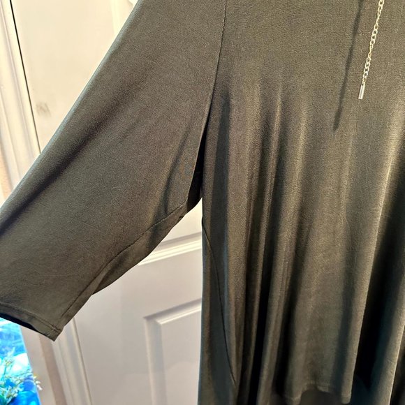 Chico’s Travelers Chain-Detail Olive Color Top Size 4 (XXl 2XL 20) - Picture 6 of 7